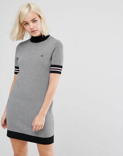 FRED PERRY HIGH NECK KNITTED DRESS WITH HOUNDSTOOTH PRINT - BLACK