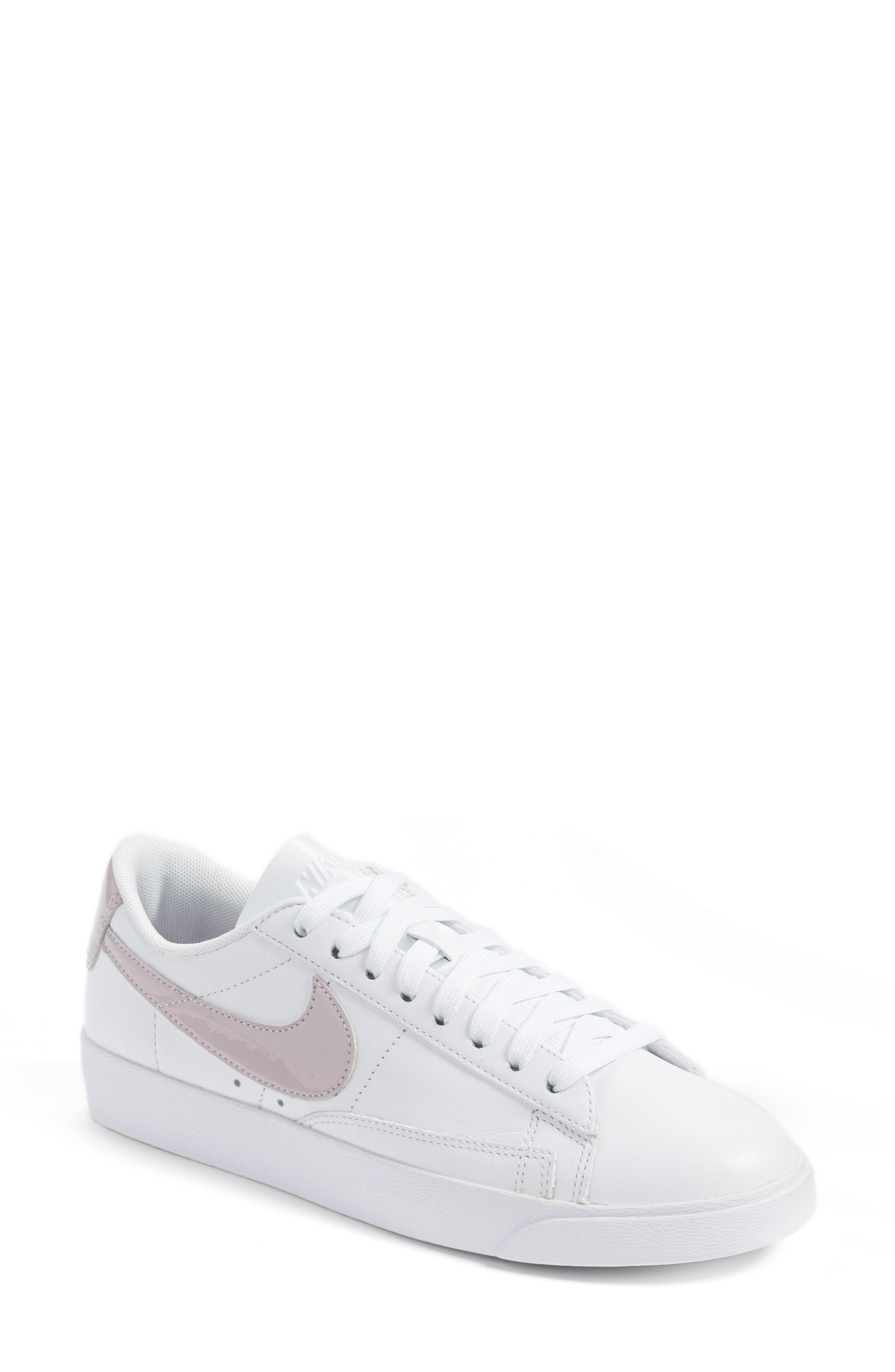 nike blazer low particle rose