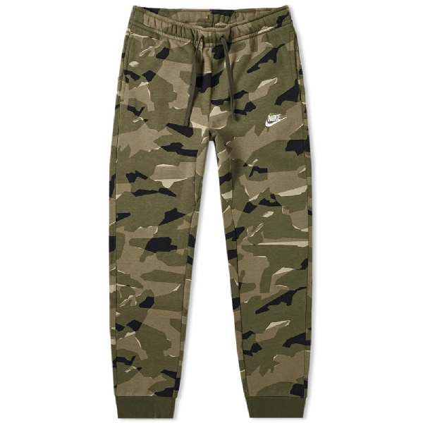 nike club camo joggers in green