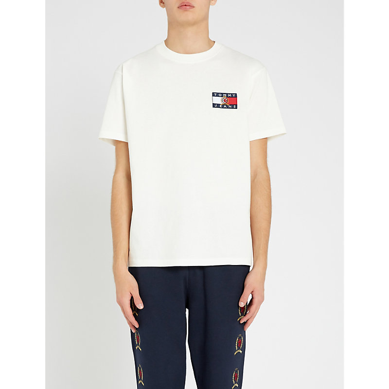 tommy jeans crest flag t shirt