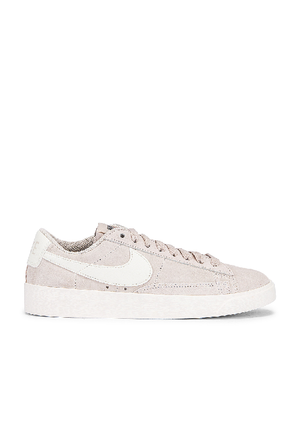 nike blazer low sand