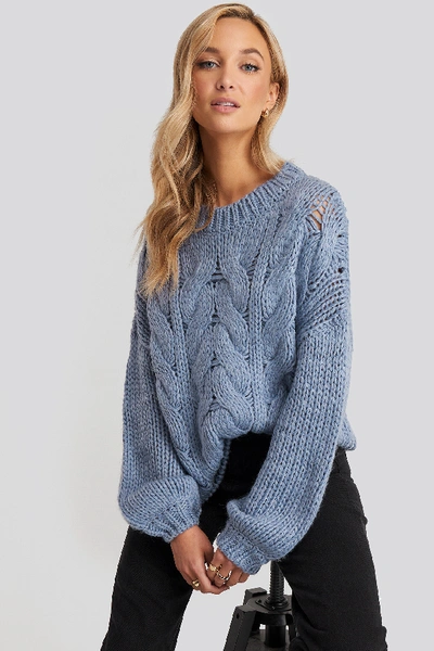 NA-KD WOOL BLEND ROUND NECK HEAVY KNITTED CABLE SWEATER - BLUE