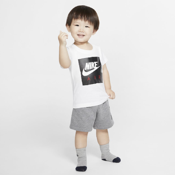 baby nike shorts and t shirt