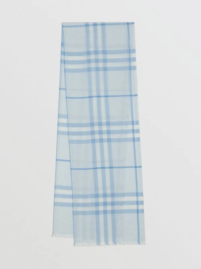 BURBERRY 轻盈格纹丝毛混纺围巾