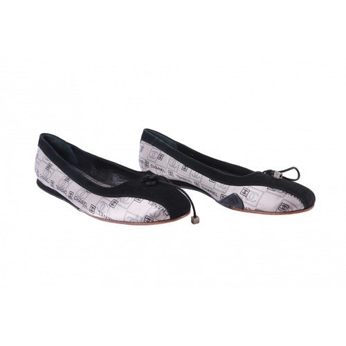 black cloth flats