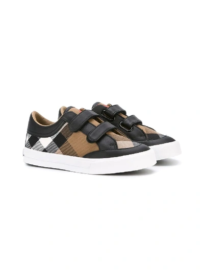 BURBERRY SNEAKERS MIT "HOUSE"-KAROMUSTER