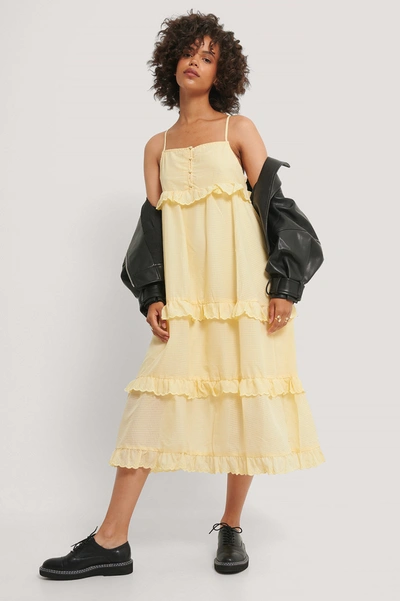 NA-KD LAYERED FLOUNCE FRILL MAXI DRESS - YELLOW