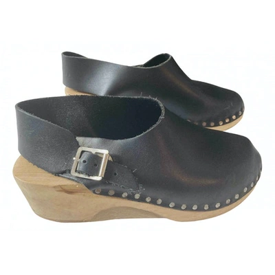 MARGARET HOWELL BLACK LEATHER MULES & CLOGS