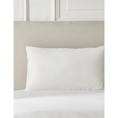THE WHITE COMPANY DELUXE DOWN ALTERNATIVE STANDARD SYNTHETIC AND COTTON-PERCALE PILLOW 43X69CM