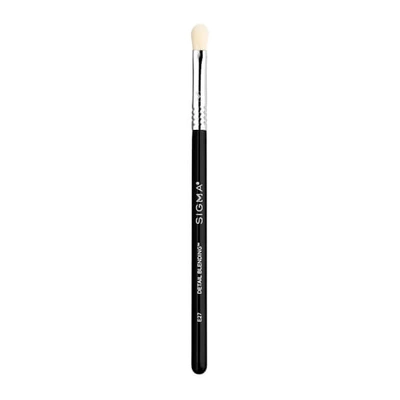 SIGMA BEAUTY E27 DETAIL BLENDING BRUSH