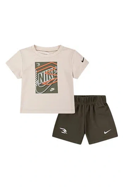 3 BRAND 3 BRAND THREE X THREE GRAPHIC T-SHIRT & SHORTS