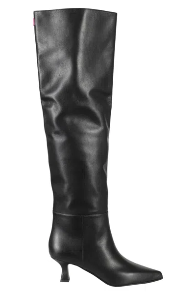 3JUIN KNEE-HIGH BLACK LEATHER BOOT WITH FUCHSIA ACCENTS
