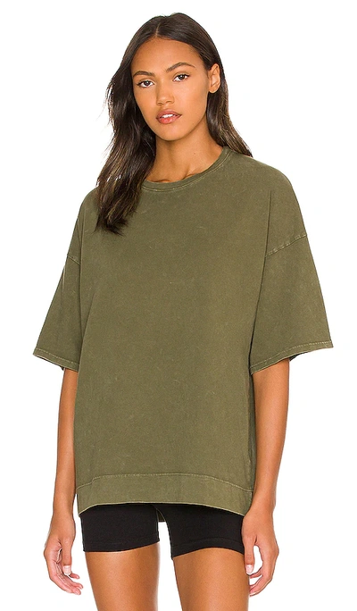 BEYOND YOGA SWEAT BOYFRIEND TEE