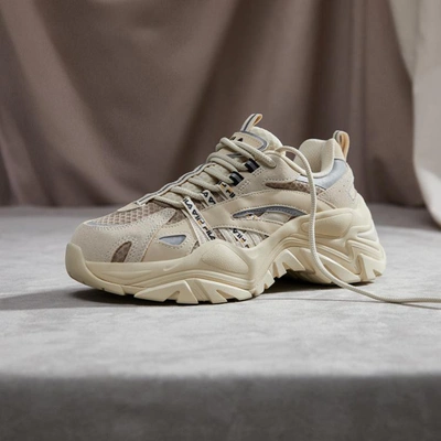 FILA 女鞋时尚运动老爹鞋女低帮潮流鱼刺百搭舒适女式时尚运动鞋