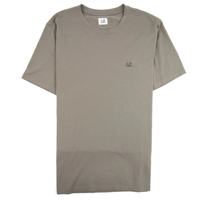 C.P. COMPANY REVERSE GOGGLE PRINT T-SHIRT KHAKI 932 COLOUR: KHAKI 932