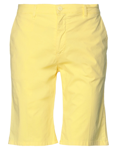LIU •JO MAN LIU •JO MAN MAN SHORTS & BERMUDA SHORTS PASTEL YELLOW SIZE 30 COTTON, ELASTANE