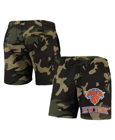 PRO STANDARD MEN'S PRO STANDARD CAMO NEW YORK KNICKS TEAM SHORTS