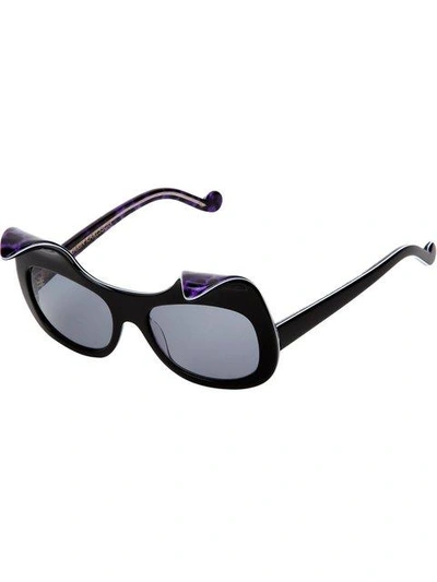 ANNA-KARIN KARLSSON ANNA KARIN KARLSSON SONNENBRILLE MIT DESIGNER-GESTELL - SCHWARZ