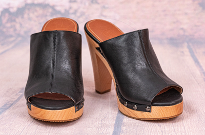 UNISEX-HEELS HOCHWERTIGE HANDGEFERTIGTE HIGH-HEELS MIT ECHTER HOLZSOHLE UND ECHTEM LEDER