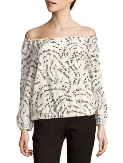 ALICE AND OLIVIA ALTA PRINTED OFF-THE-SHOULDER PEASANT TOP