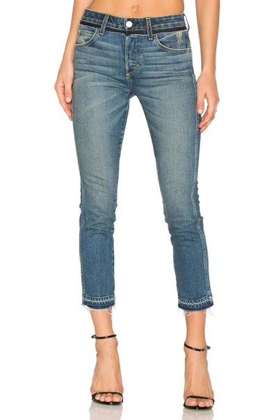 AMO BABE WITH CONTRAST