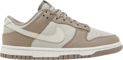 NIKE NIKE WMNS DUNK LOW SNEAKER IN MOON FOSSIL SIZE 9.5 - FD0792 001