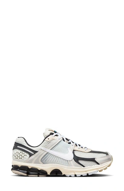 NIKE ZOOM VOMERO 5 PREMIUM SNEAKER