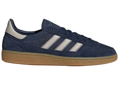 ADIDAS ORIGINALS MEN'S ADIDAS HANDBALL SPEZIAL WELTMEISTER SNEAKERS IN COLLEGIATE NAVY BLUE/BLISS/NIGHT INDIGO
