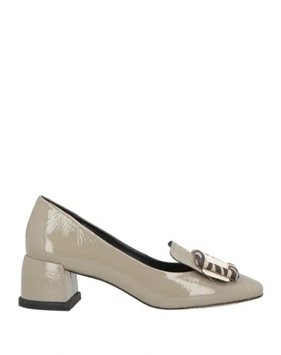 AGL ATTILIO GIUSTI LEOMBRUNI AGL WOMAN SANDALS SILVER SIZE 7.5 LEATHER