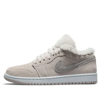 AIR JORDAN (WMNS) Air Jordan 1 Low SE 'Sherpa Fleece'
