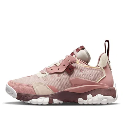 AIR JORDAN (WMNS) Air Jordan Delta 2 Low-Top Sneakers Pink