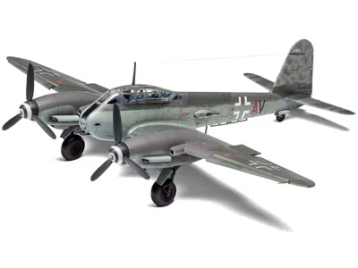 AIRFIX LEVEL 2 MODEL KIT MESSERSCHMITT ME410A-1/U2 & U4 FIGHTER-BOMBER AIRCRAFT WITH 2 SCHEME OPTIONS 1/72 