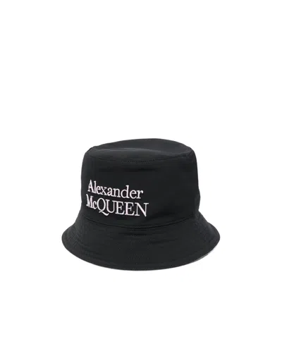 ALEXANDER MCQUEEN ALEXANDER MCQUEEN LOGO EMBROIDERED REVERSIBLE BUCKET HAT