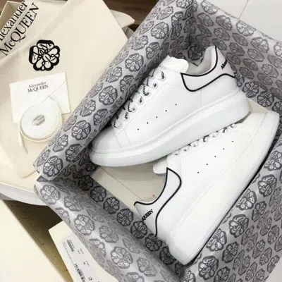 ALEXANDER MCQUEEN MENS SIZE ALEXANDER MCQUEEN OVERSIZED CLASSIC WHITE\WHITE TAIL SHOES