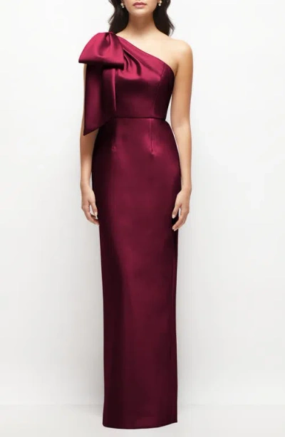 ALFRED SUNG ALFRED SUNG BOW DETAIL ONE-SHOULDER SATIN TWILL COLUMN GOWN
