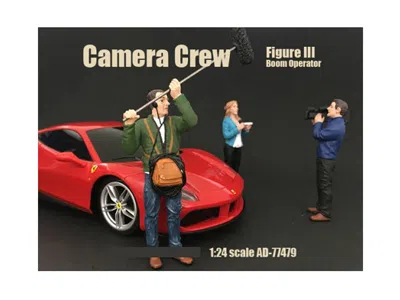 AMERICAN DIORAMA CAMERA CREW FIGURE III "BOOM OPERATOR" FOR 1:24 SCALE MODELS BY AMERICAN DIORAMA