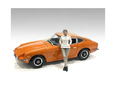 AMERICAN DIORAMA CAR MEET 2 FIGURINE I FOR 1/18 SCALE MODELS BY AMERICAN DIORAMA