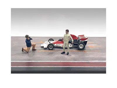 AMERICAN DIORAMA RACE DAY TWO DIECAST FIGURES SET 1 FOR 1/43 SCALE MODELS BY AMERICAN DIORAMA