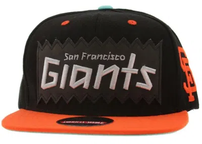 AMERICAN NEEDLE SAN FRANCISCO GIANTS RETRO SNAPBACK CAP IN BLACK/ORANGE