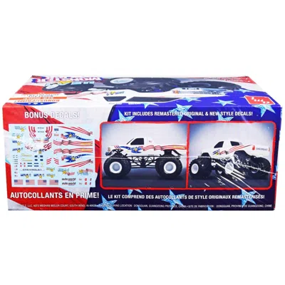 AMT SKILL 1 SNAP MODEL KIT CHEVROLET SILVERADO USA-1 MONSTER 1-32 SCALE MODEL TRUCK