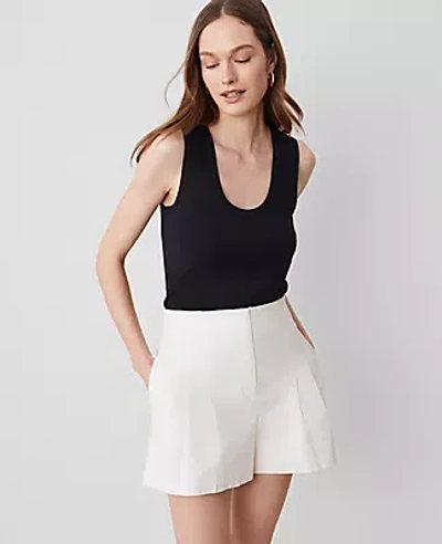 ANN TAYLOR THE PETITE PLEATED SHORT