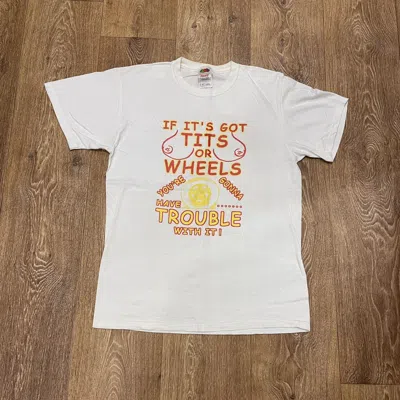 ART X HUMOR VINTAGE Y2K ADULT HUMOR TEE TITS OR WHEELS STREETWEAR