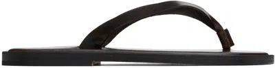 AURALEE BROWN LEATHER TONG FLIP-FLOPS