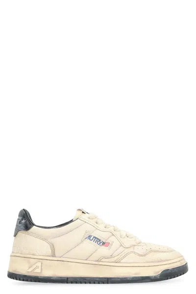 AUTRY AUTRY MEDALIST LEATHER LOW-TOP SNEAKERS