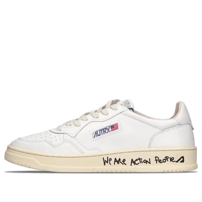 AUTRY (WMNS) Autry Medalist Leather Low Lettering 'We Are Action People - White'