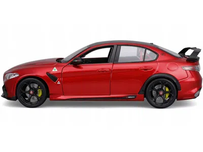 BBURAGO ALFA ROMEO GIULIA GTAM RED METALLIC WITH CARBON TOP 1/18 DIECAST MODEL CAR BY BBURAGO