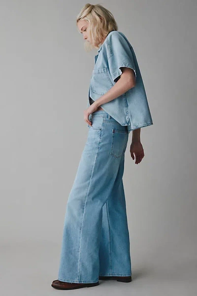 BDG OZZY LOOSE JEAN IN LIGHT BLUE, WOMEN'S AT URBAN OUTFITTERS