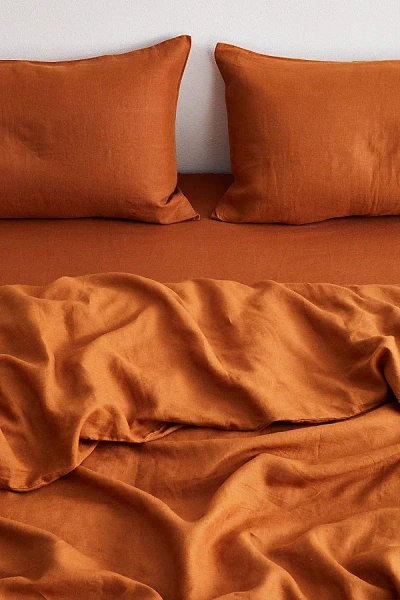 BED THREADS FRENCH FLAX LINEN DUVET COVER IN RUST AT URBAN OUTFITTERS