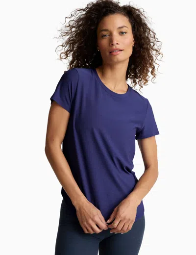 BEYOND YOGA WOMEN'S FEATHERWEIGHT ON THE DOWN LOW TEE