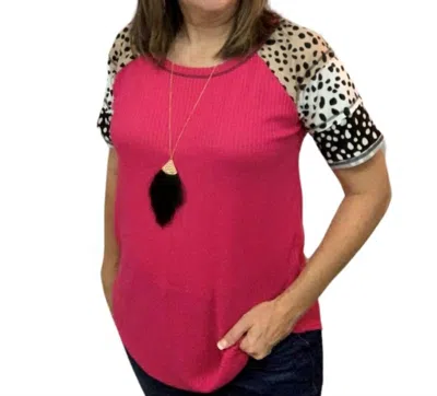 BIBI PRINTED SLEEVE TEE TOP IN FUCHSIA